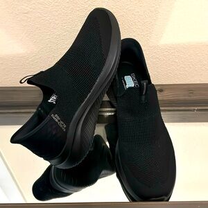 SKECHERS Slip-Ins size 10 W Black